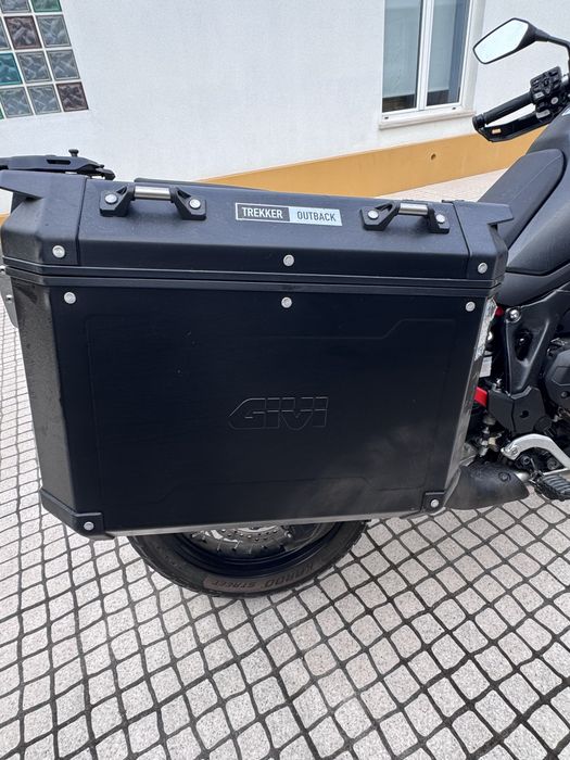 Honda Africa Twin 1100 - poucos quilometros