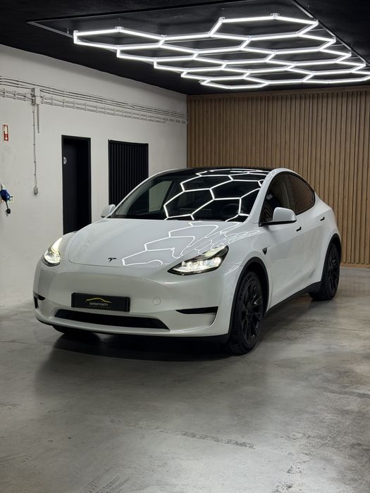 Tesla Model Y SR