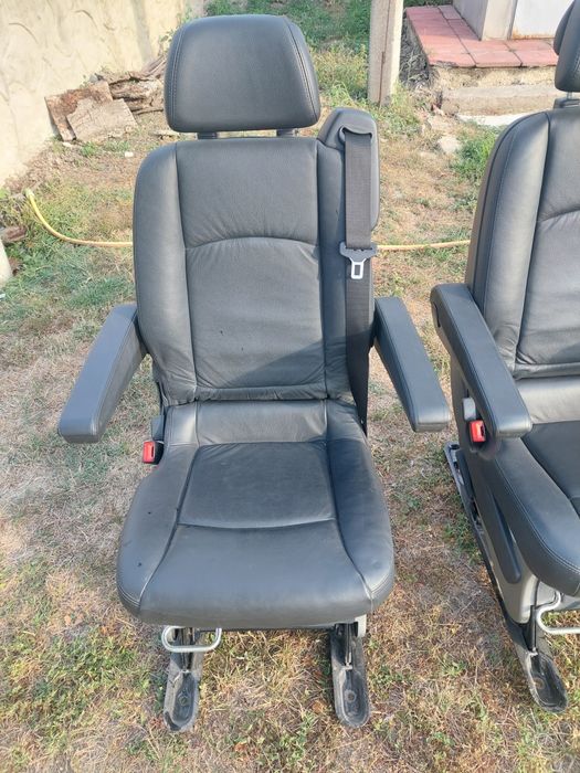 Сидіння капітанки Mercedes Benz 639-447