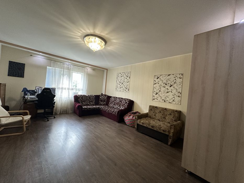 **Частина Будинку в Центр. Районі 157 кв.м. З Ремонтом!