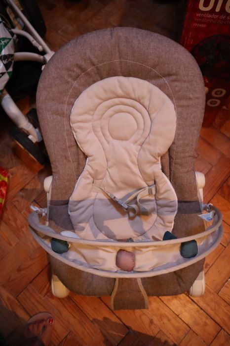 Espreguiçadeira Bebé Chicco com Arco de Brinquedos (1 por 25€ | 2 por 40€)