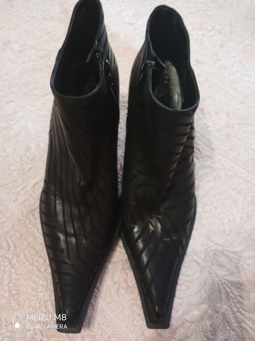 Ботинки кожаные Bata,Италия.