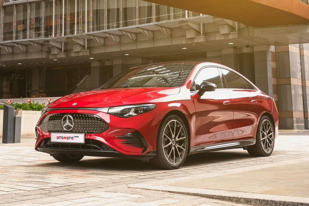 MERCEDES-BENZ CLA Sedan