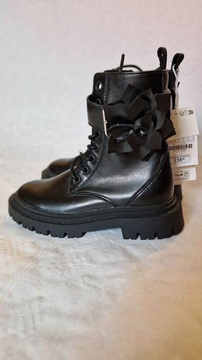 Ботінки Zara    .