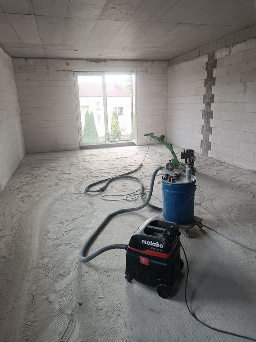 Obniżanie poziomu posadzki podłogi niwelacja frezowanie betonu kucie