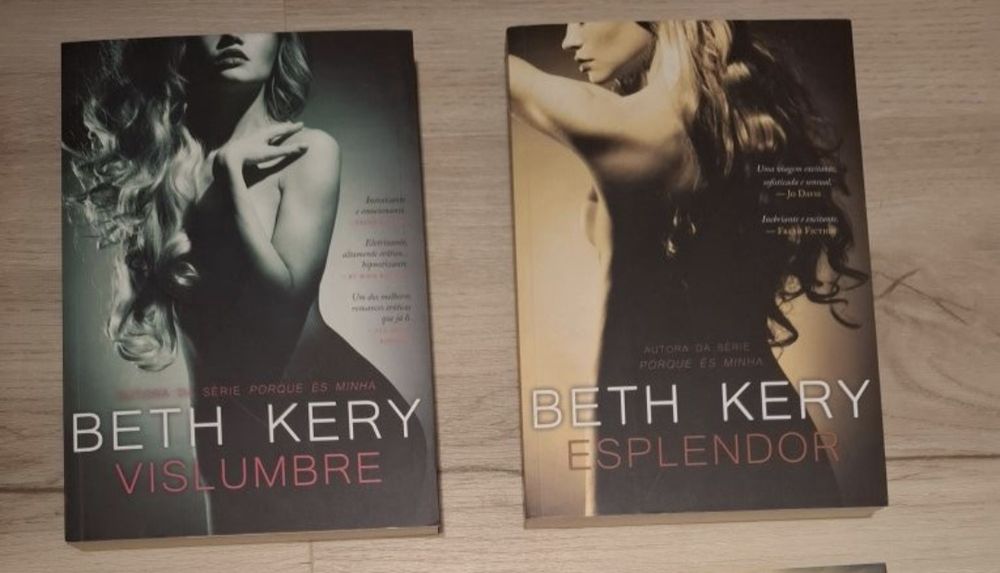 Livros romance (Beth Kery, Nora Roberts, E L James)