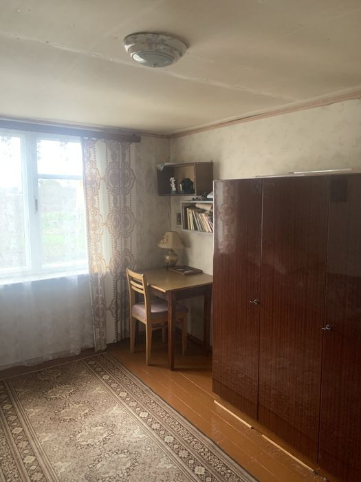 Двоповерхова дача з банькою.