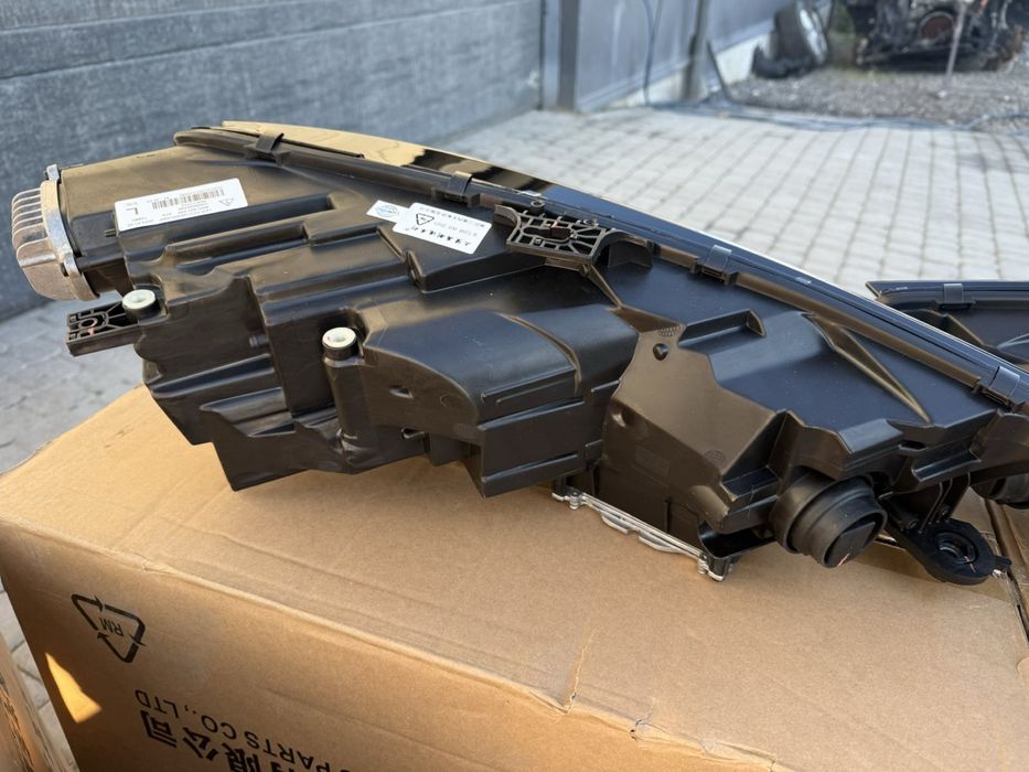 Фари AUDI A4 B9  2016-2019 рік Full led права та ліва