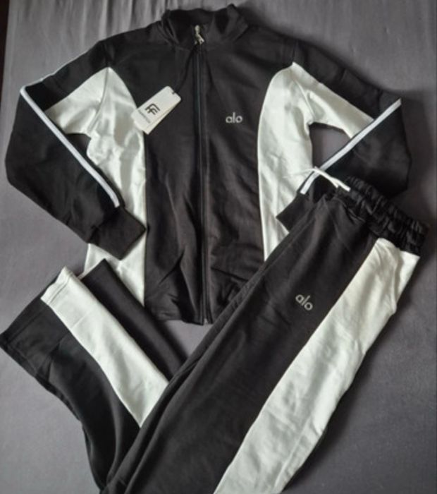 Nowy Dres Alo Yoga