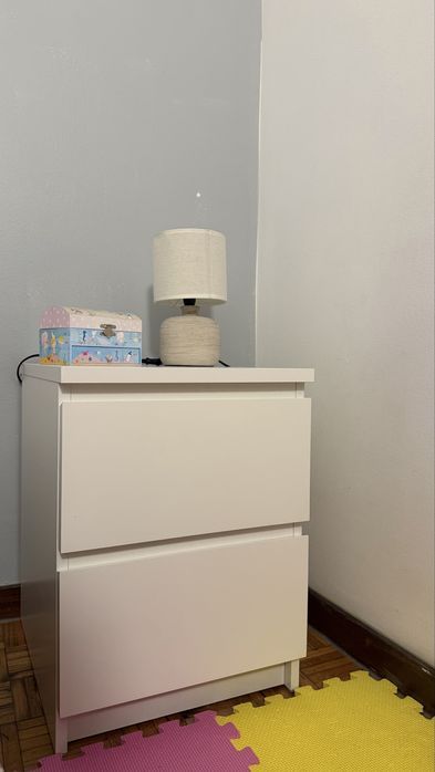 Mesa de cabeceira branca IKEA
