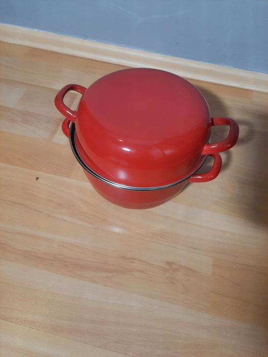 Garnek do gotowania muli małży czerwony