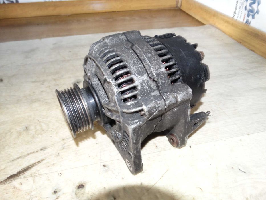 Б/у генератор Audi volkswagen A4 B5 Passat B5 1.9 TDI 90A 028903028L