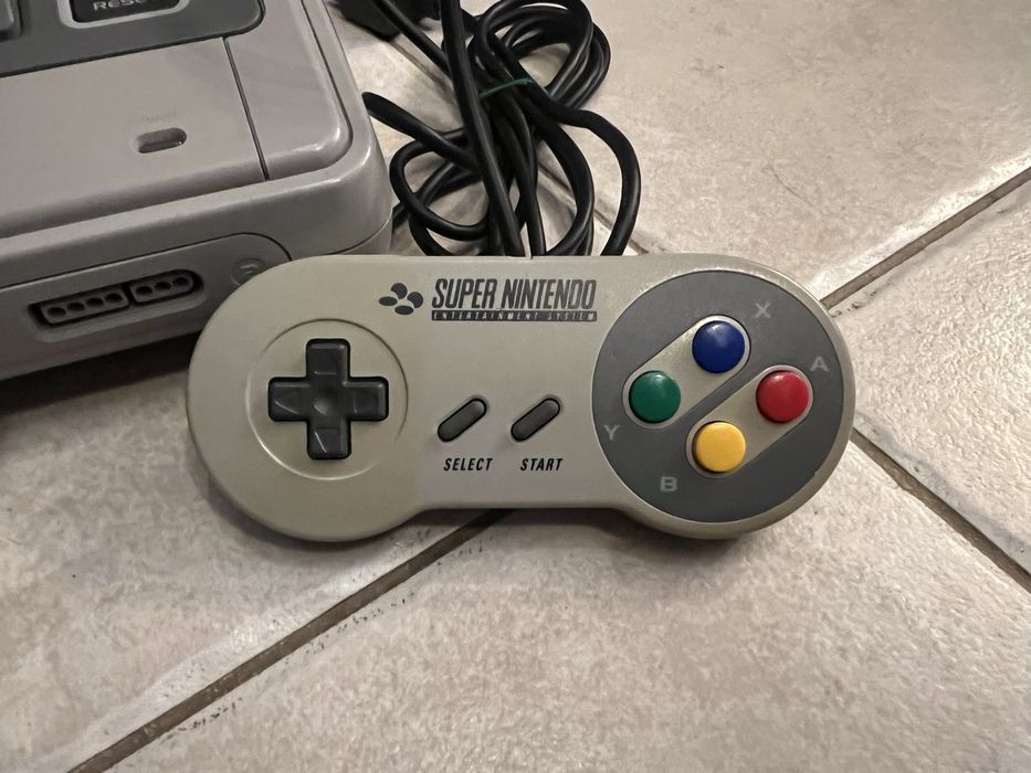 Super Nintendo (SNES) + оригінальний картридж + комплект
