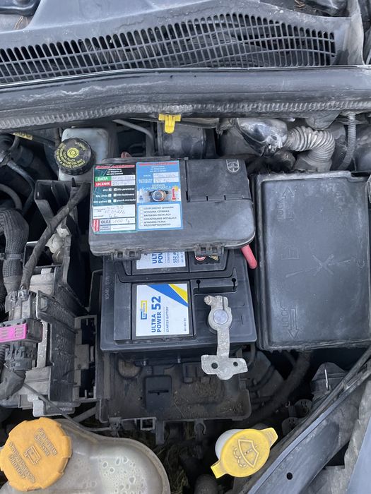 Opel Corsa D czarny metalik 2011