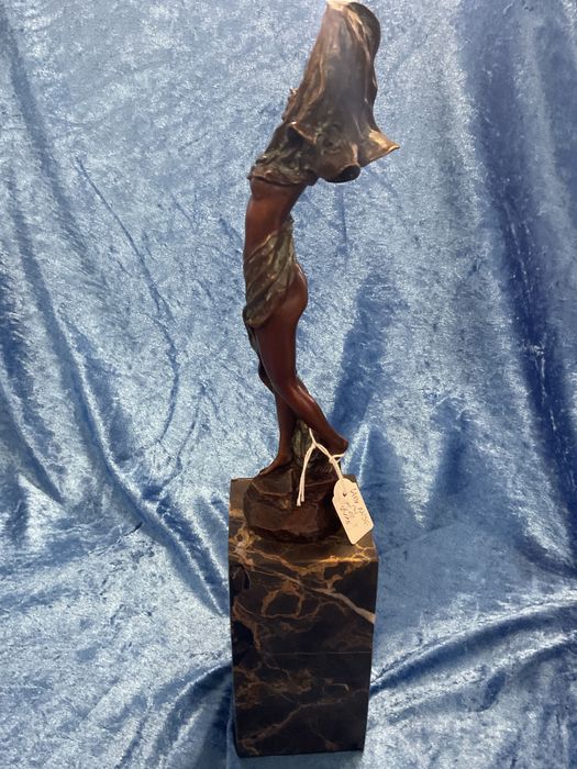 Escultura bronze altura 36 cm. Anúncios abaixo