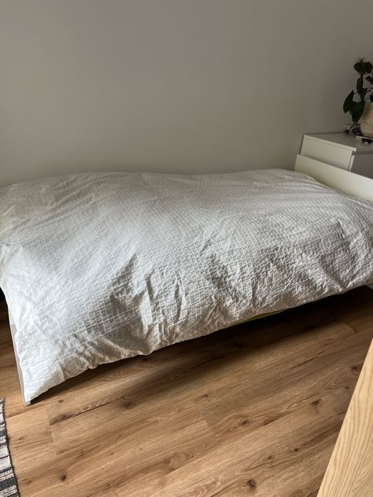 Cama ikeia com estrado e colchão