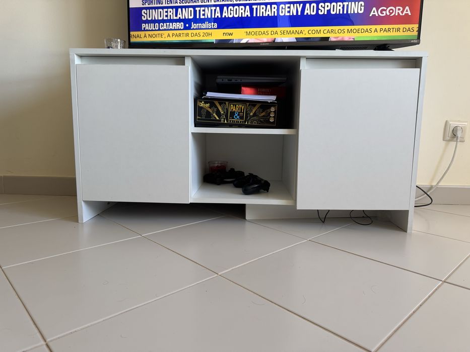 Mesa de TV - 5 €
