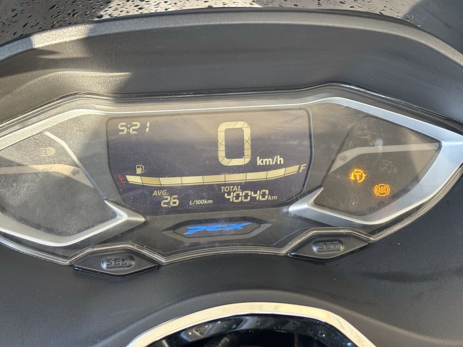 Honda pcx 2024.