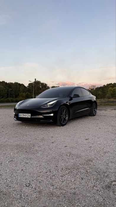 Продам Tesla model 3