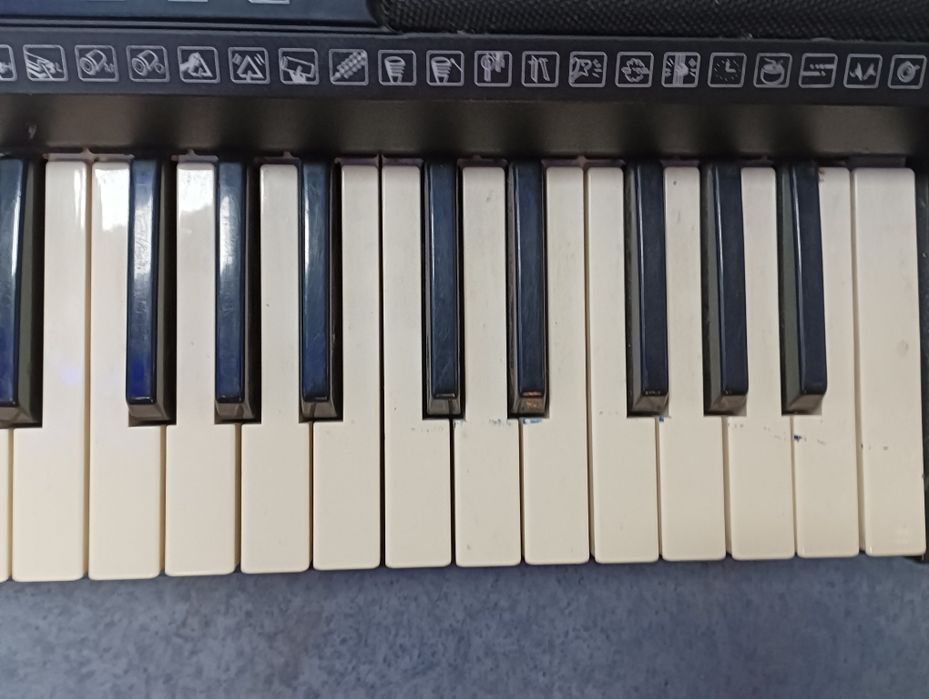 Синтезатор  Bravis KB 930