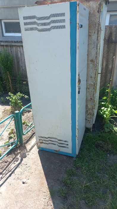 Шкаф металевий.Ідеальний стан