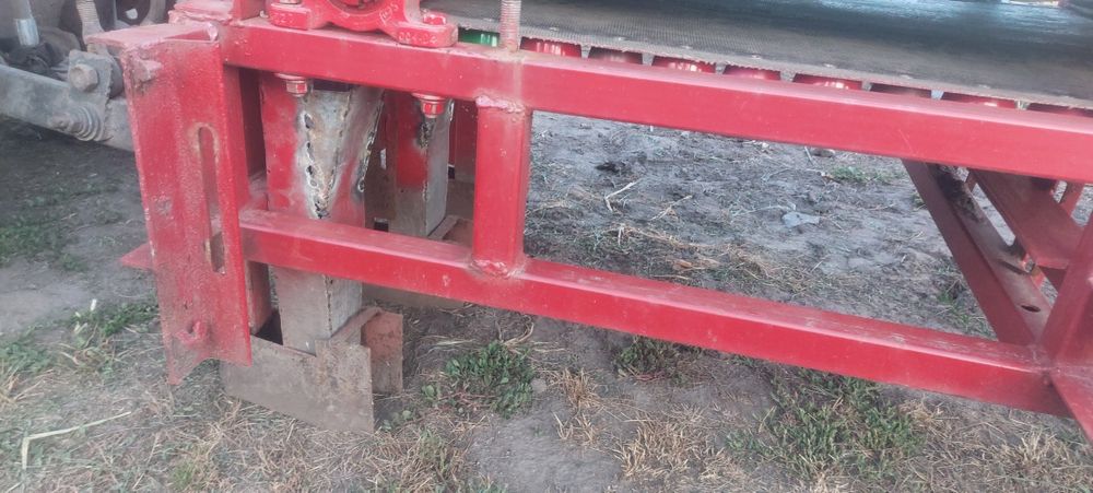 Продам часнико саджалку 3 рядну