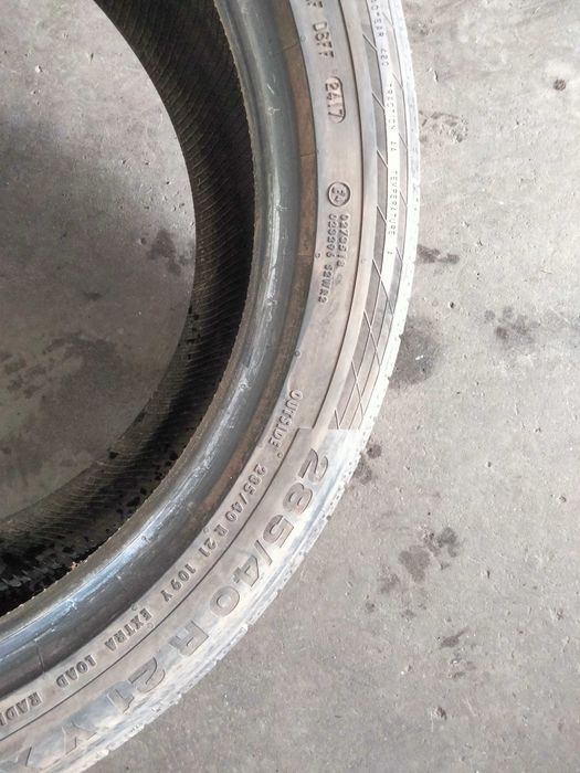 285 40 R21  Continental