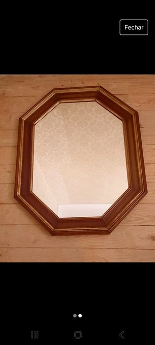 Espelho em madeira lacado a dourado