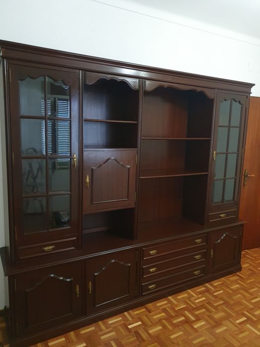 Estante de Sala em Mogno