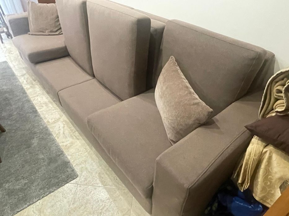 Sofá feito á medida em casa conceituada