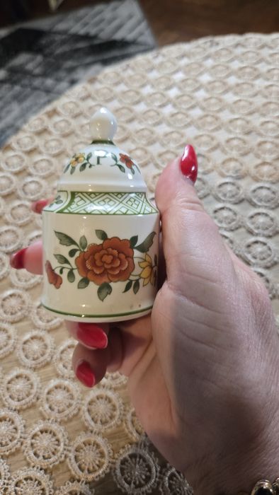 Pojemnik na sól lub pieprzniczka bo pisze P.