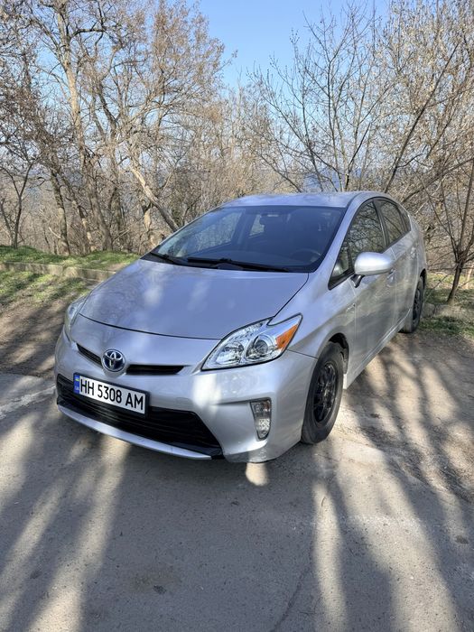 Аренда авто Тойота приус. Оренда приус. Прокат Totota Prius.