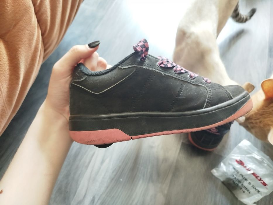 Оригінальні heelys, вживані