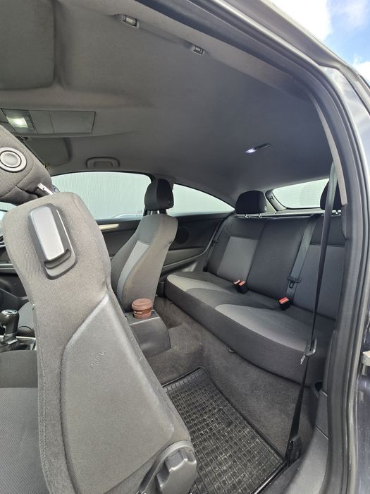 Opel Astra GTC 1.7