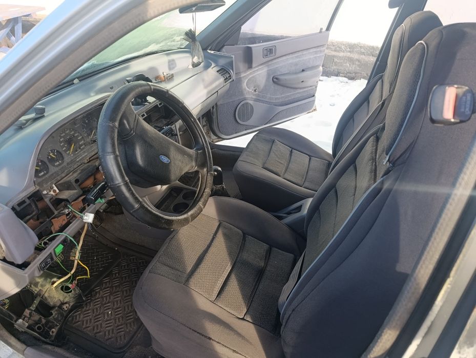 Продам Ford Escort (USA)