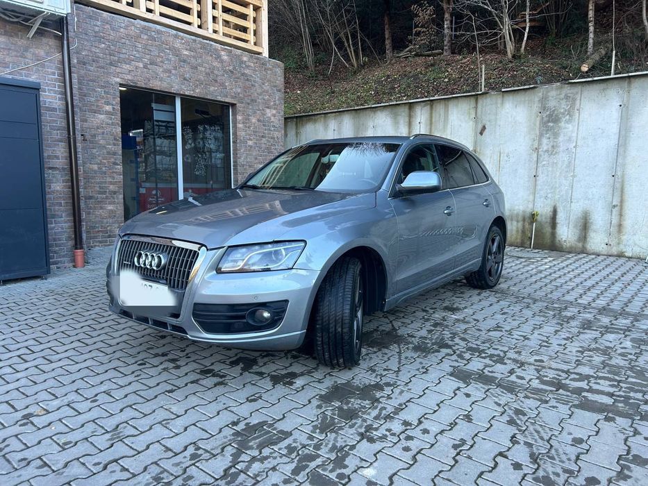 Надійний повнопривідний кросовер Audi Q5 Quattro