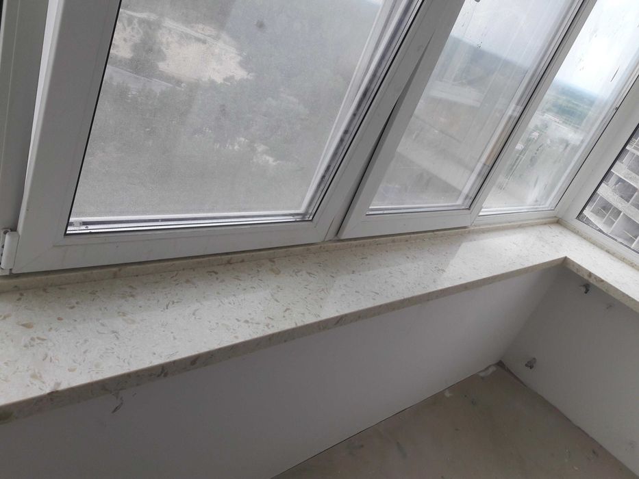 Подоконники, столы... из кварцевого камня