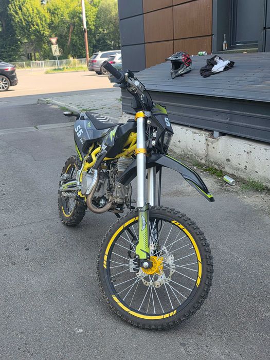 Мотоцикл Пітбайк
