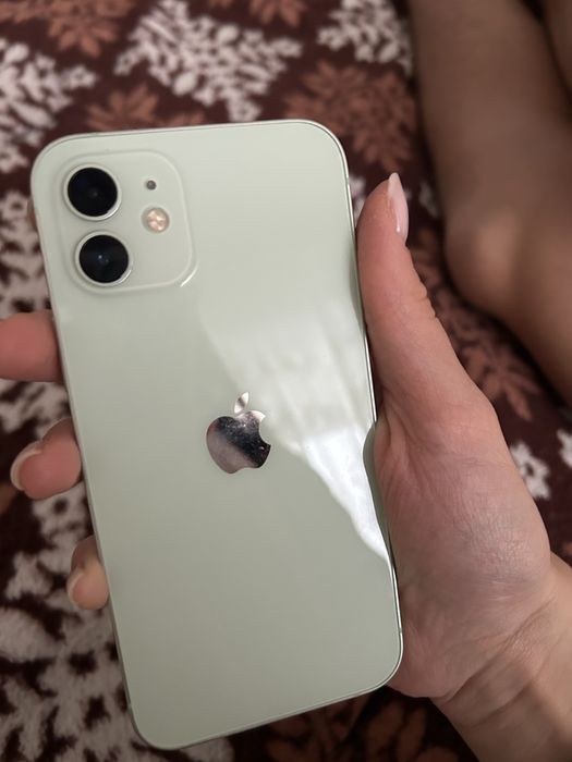 Айфон 12 128 гб.