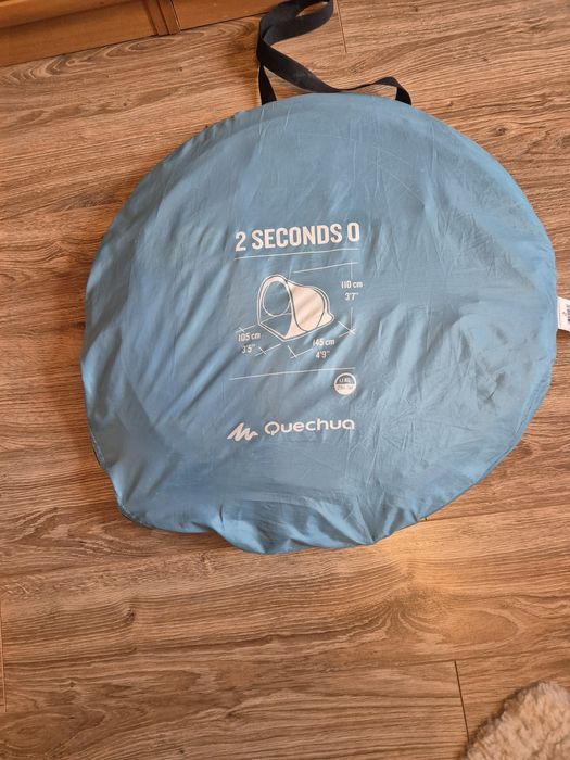 Samorozkladajacy namiot plazowy quechua doskonale chroni przed wiatrem