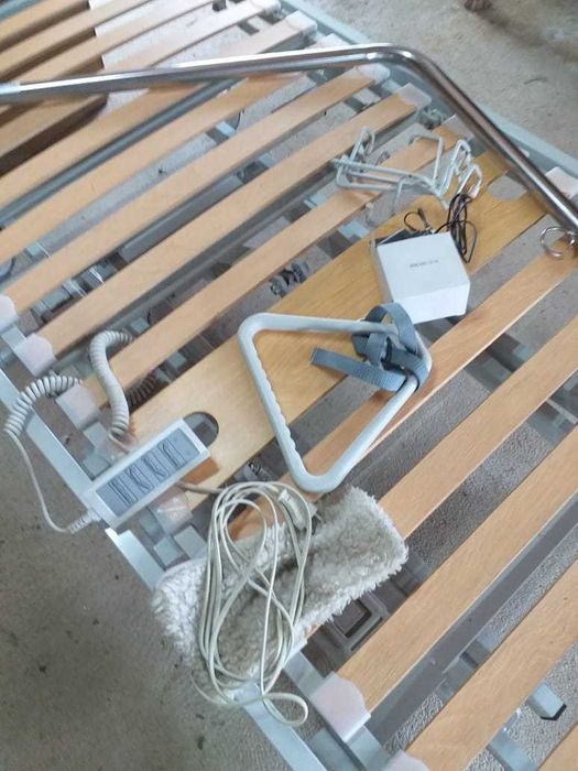 Vendo cama Hospitalar nova