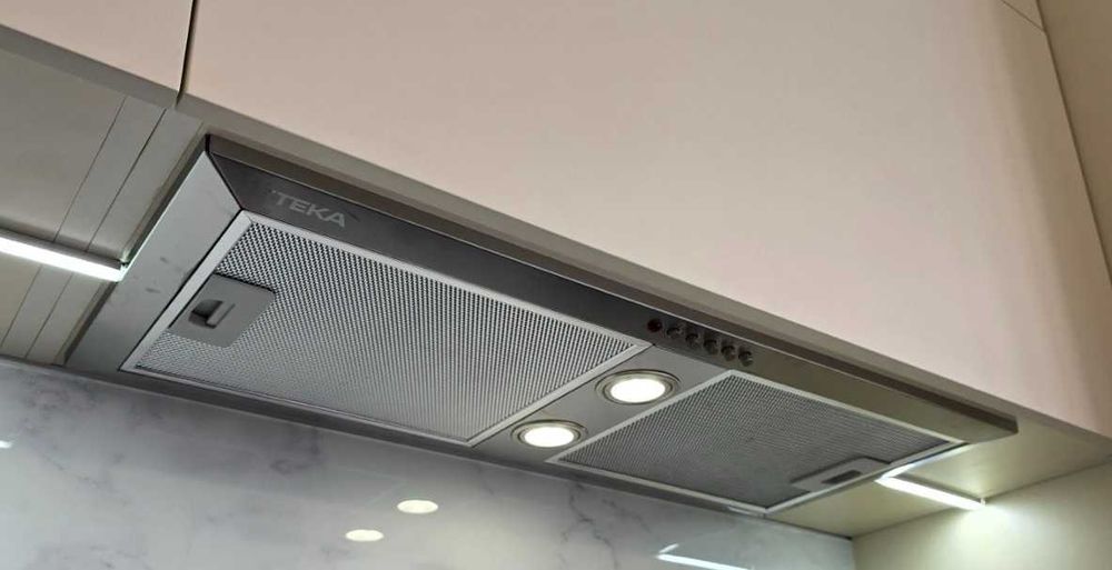 Витяжка кухонна Teka GFH 73 (40446710) нержавіюча сталь