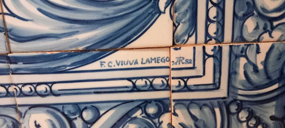 Painel de azulejos pintados à mão Viúva Lamego