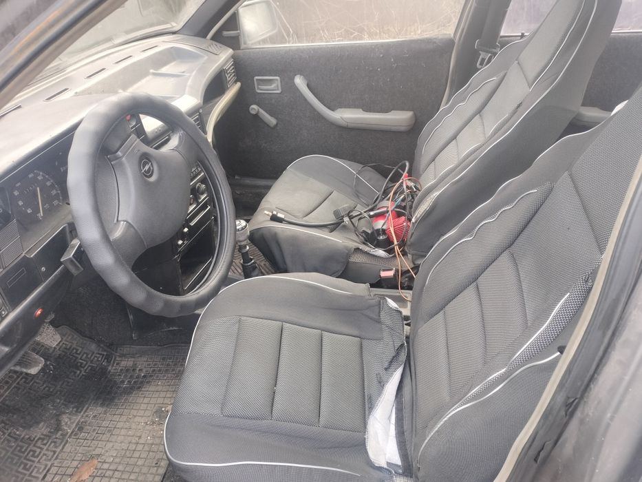 Продам срочно Опель кадет