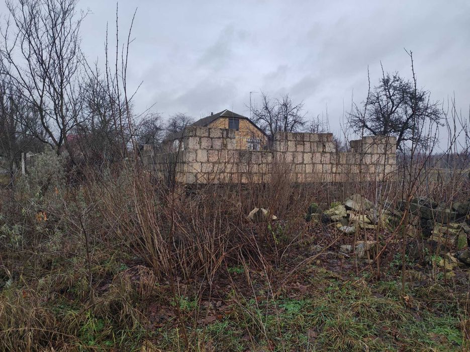 Соснівка продаж 0.37 га з фундаментом поруч з Лісом та Річкою