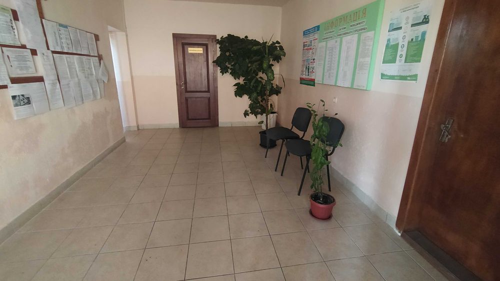 Продається комерційна будівля в м. Свалява