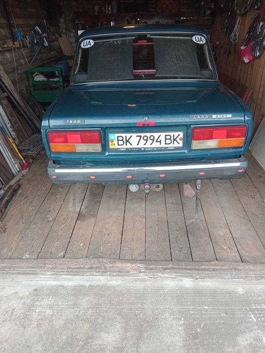 Автомобіль ваз 2107