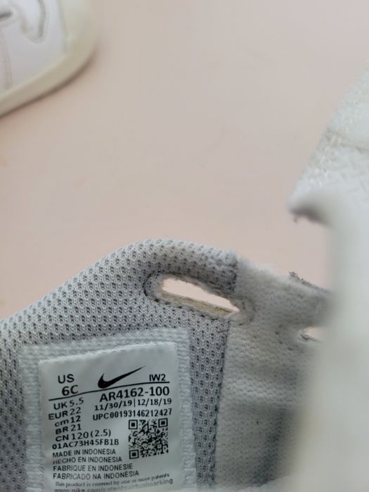 Białe sneakersy na rzep nike unisex 13,5cm