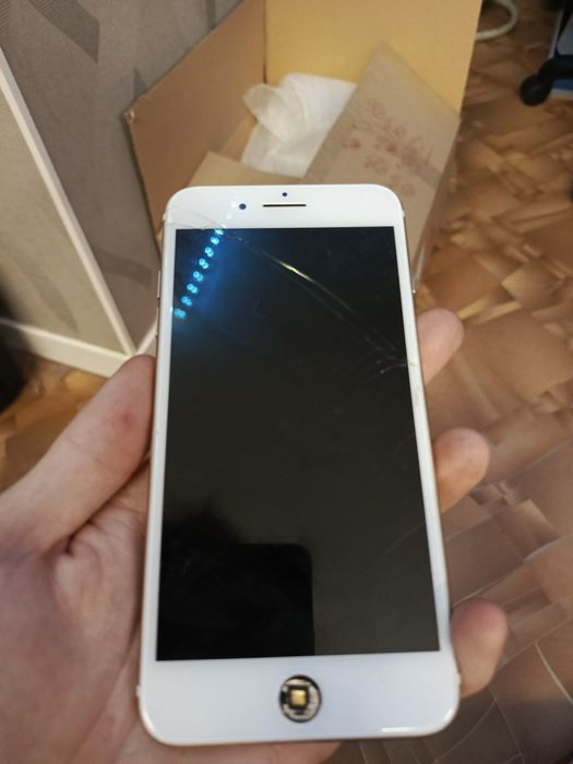 iPhone 7 plus, не включается