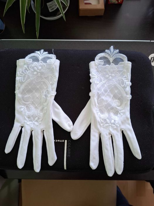 rękawiczki białe pierwsza komunia